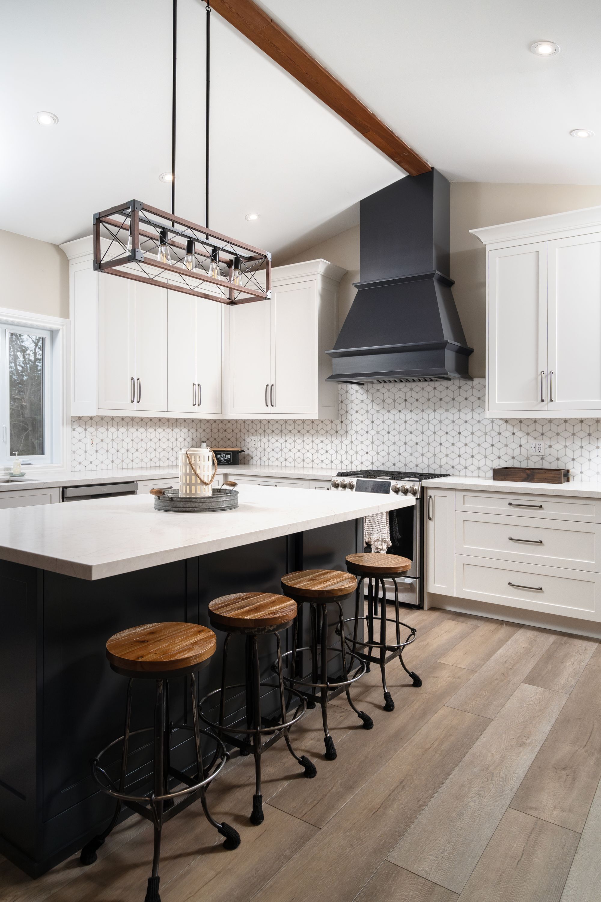 Custom Cabinetry for Ontario Cottages: What to Know Before You Renovate ...